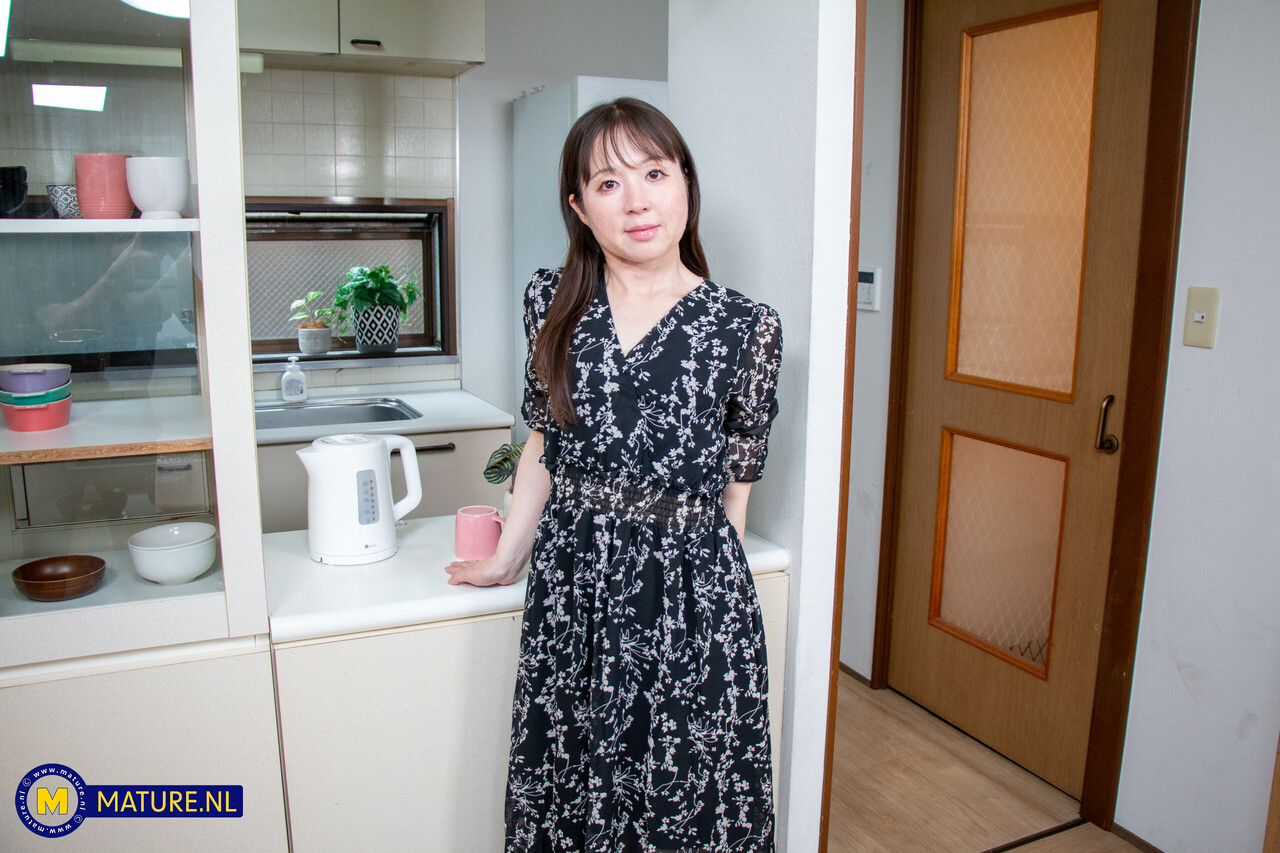 Mature Mio Fujisaki