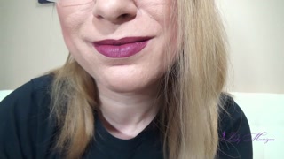 Juicy Berry-Stained Lips Up Close