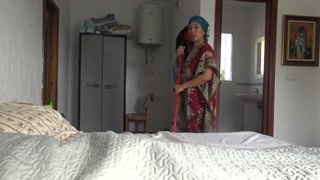 Cheating Wife Hooks Up with Black Tourist in Istanbul Hotel